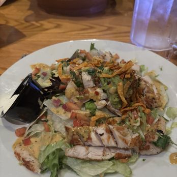 Chili's - Margarita Grilled Chicken Salad - Bars Near Me - Saint Cloud, Florida