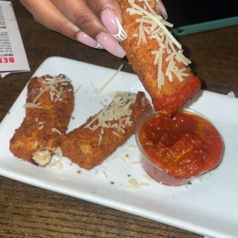 TGI Fridays West Orange - Mozzarella Sticks - Burgers Near Me - West Orange, New Jersey