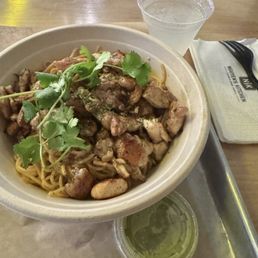 Garlic Noodles with House chicken: yummy!