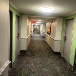 Fitz Tunica Casino & Hotel - Dull and pee smelling hallway