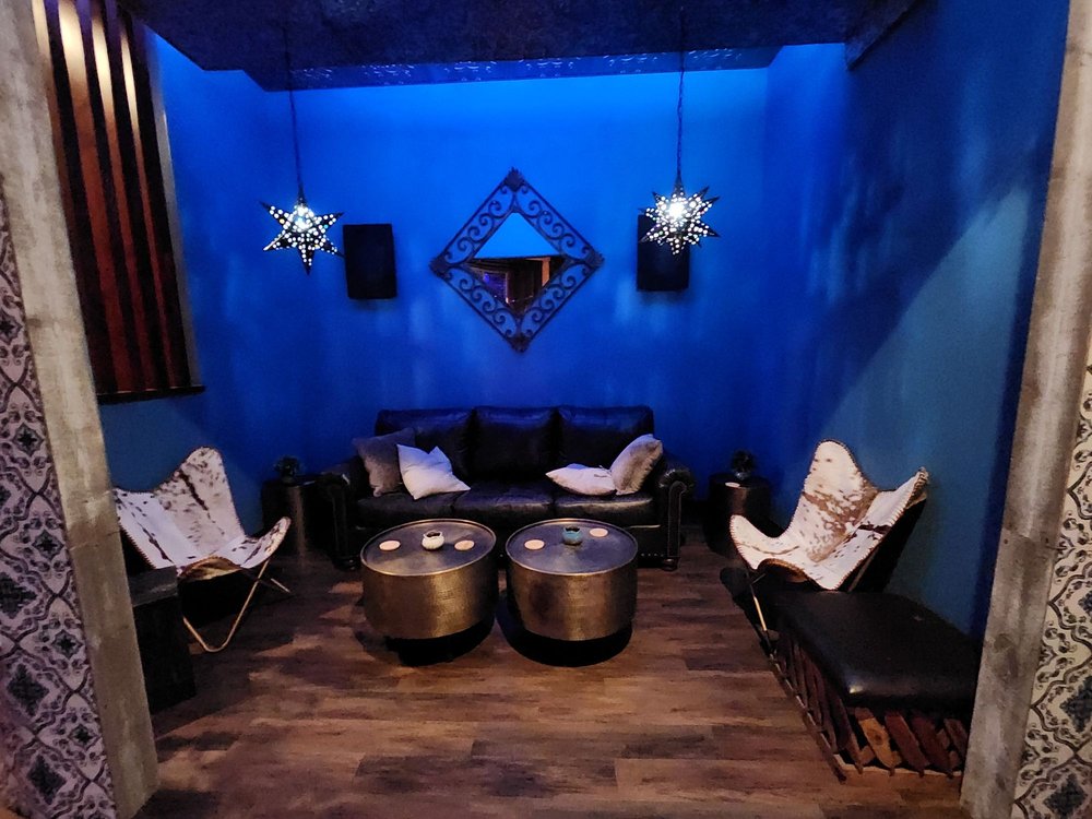Sangria y Cerveza - Tacos & Tapas Lounge
