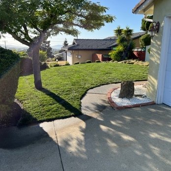 VR Pavers Landscape & General Construction - Driveway Shot of Lawn - Landscaping Near Me VR Pavers Landscape & General Construction - Driveway Shot of Lawn - Landscaping Near Me