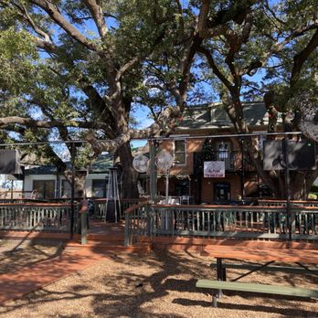 Los Robles Bar and Grill - Oaks in Spanish is Robles - Chicken Wings Near Me - Houston, Texas