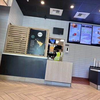 McDonald's - Inside - Fast Food Near Me - San Ramon, California McDonald's - Inside - Fast Food Near Me - San Ramon, California