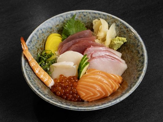 Mangetsu Sushi by null