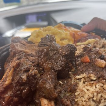 Fi Mi Pot - oxtail mac and rice and peas - Caribbean Near Me - Fort Oglethorpe, Georgia Fi Mi Pot - oxtail mac and rice and peas - Caribbean Near Me - Fort Oglethorpe, Georgia