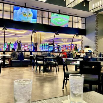 32 Brews Street - Breweries Near Me - Elk Grove, California