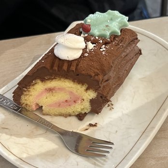 Tiny Pyramid - Noel - Cafes Near Me - Honolulu, Hawaii