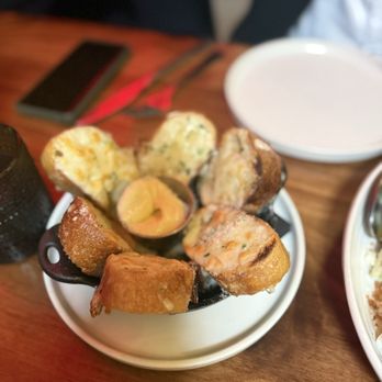 Messina - Garlic bread - Italian Near Me - Seattle, Washington Messina - Garlic bread - Italian Near Me - Seattle, Washington