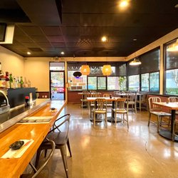 Koko Sushi - Restaurant dining area