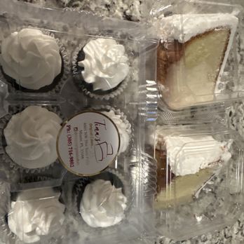 Tina's Original Cakes - Bakeries Near Me - Miami, Florida Tina's Original Cakes - Bakeries Near Me - Miami, Florida