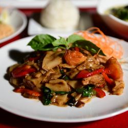Red Bar Sushi & Best Thai Kitchen