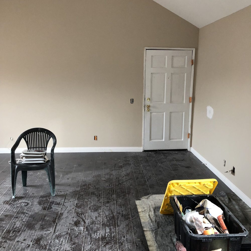 The Floors Network - Dusty due to painters sanding, but it's still noticeable how nice the installation is. (Will update pic) - Flooring Near Me - San Pedro, California The Floors Network - Dusty due to painters sanding, but it's still noticeable how nice the installation is. (Will update pic) - Flooring Near Me - San Pedro, California
