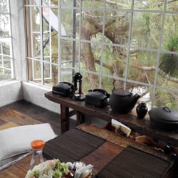 Arca's Yard - What a lovely dining area