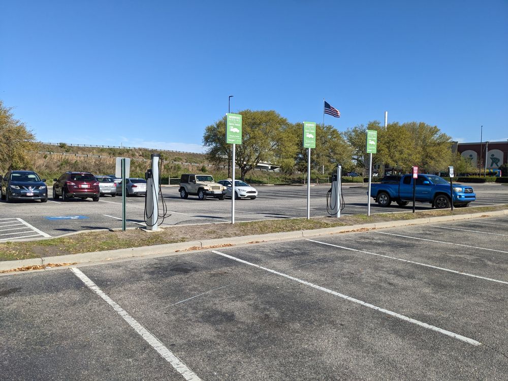 CHARGEPOINT 10831 Kings Rd, Myrtle Beach, South Carolina EV