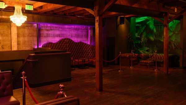 Zanzi Oakland by null