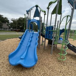 Savarro Park - Playground