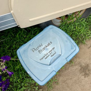 Southeast Light Delights - Cute idea (seating is somewhat limited) - American Near Me - Block Island, Rhode Island Southeast Light Delights - Cute idea (seating is somewhat limited) - American Near Me - Block Island, Rhode Island