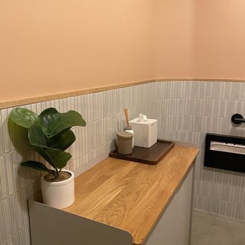 Pause West Hollywood - Restroom - Saunas Near Me - Los Angeles, California