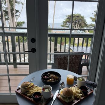 Carmel Beach Hotel - Hotels Near Me - Carmel, California