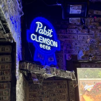 Loose Change - Sports Bars Near Me - Clemson, South Carolina