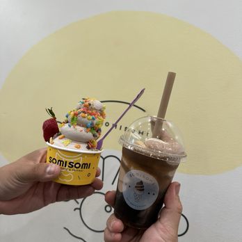 Somisomi - Cold Brew Float with Earl Grey and Chocolate Swirl - Desserts Near Me - Long Beach, California Somisomi - Cold Brew Float with Earl Grey and Chocolate Swirl - Desserts Near Me - Long Beach, California