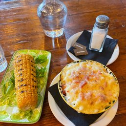 Corn on the cob and Mac and cheese