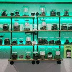 Mom & Pop's Cannabis Shop