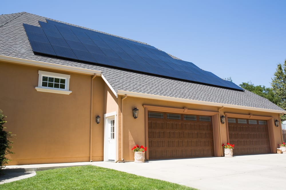 Slide of Simmitri Solar