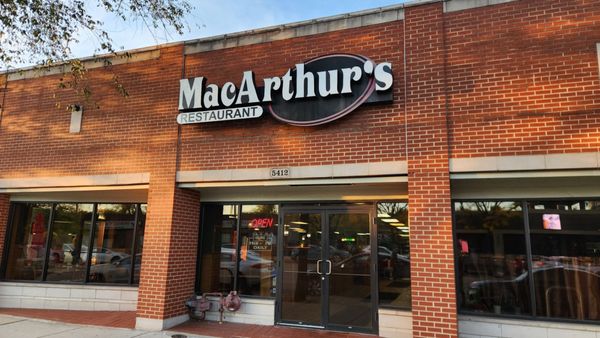 MacArthur's Restaurant by null