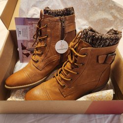 Von Maur - Comfortiva leather boots that I can wear to work and play