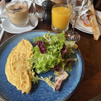 Café Louise - Morning omelet! - Cafes Near Me - Paris, 75 Café Louise - Morning omelet! - Cafes Near Me - Paris, 75