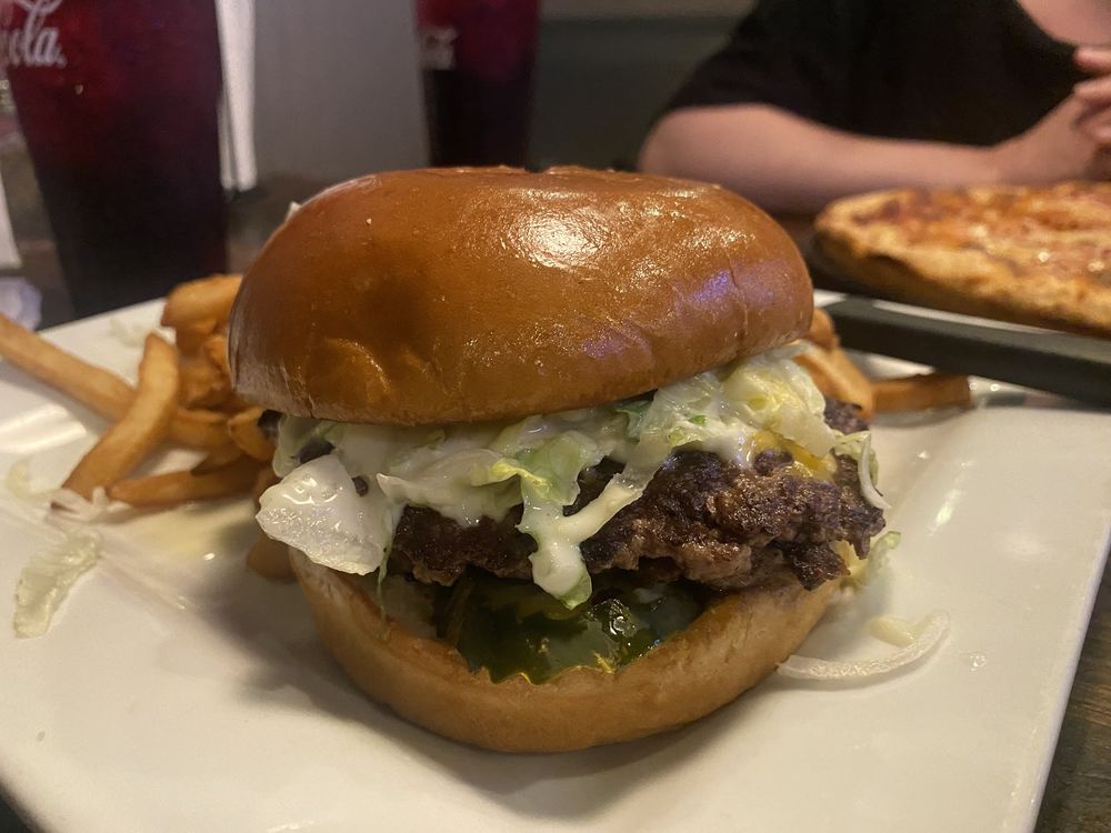 JERZEE’S SPORTS GRILLE GREEN Updated October 2024 36 Photos & 121