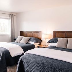 Alaska Frontier Inn - Double Queen Deluxe Suite