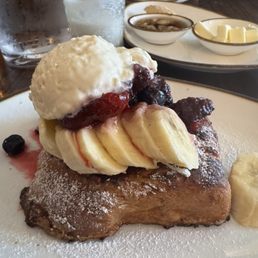 French toast with berries and custard
