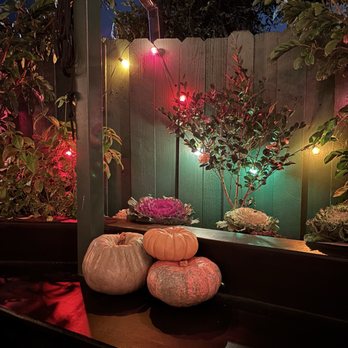 Due Fiori - Patio seating - Italian Near Me - Long Beach, California