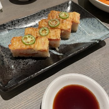 TORA - Aburi salmon Oshi set - Japanese Near Me - Toronto, Ontario TORA - Aburi salmon Oshi set - Japanese Near Me - Toronto, Ontario