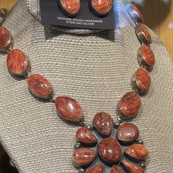 Hopi House - Beautiful necklace and earrings
