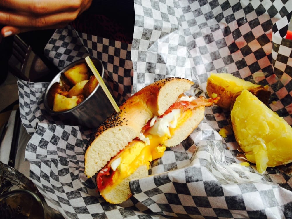 HAUS GARTEN BAGEL BAR Updated April 2024 24 Photos & 17 Reviews Piazza Monte Grappa 1