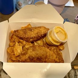 Chicken Empanada w chips