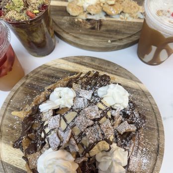 Drip Dessert House - Drinks: refresher & going bananas  Cup: strawberry Dubi cup  Boards: mini pancakes & Belgian waffle - Desserts Near Me - Newark, California