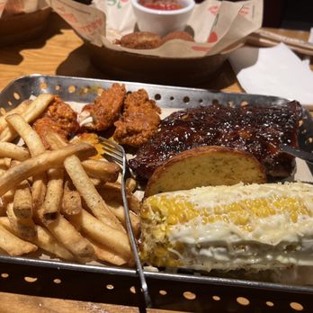 Chili's - Smoke Smokehouse Combo - American Near Me - Clark, New Jersey
