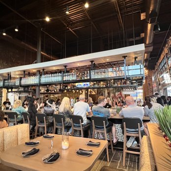 Eclipse di Luna - Alpharetta - Bar area - Wine Bars Near Me - Alpharetta, Georgia