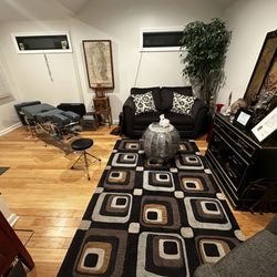 Geena Buono ,DC - Dr. Geena converted the former Vets Taxi Cab Stand into a very private, modern and tranquil tiny office.