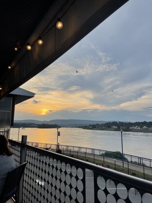 Boathouse Rotisserie & Raw Bar by null