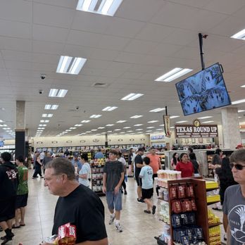 Buc-ee’s - More inside - Gas Stations Near Me - Goodyear, Arizona