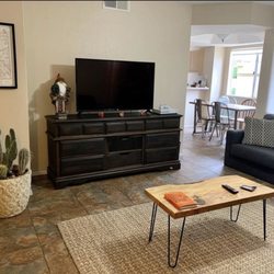 Trusted Cleaning Crew - Cleaning to get ready for showings to sell the condo!