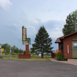 Photo of sign at front of motel. Motel is on NORTH side of US-2, just EAST of US-53. Motel has TWO driveway entrances Photo of sign at front of motel. Motel is on NORTH side of US-2, just EAST of US-53. Motel has TWO driveway entrances