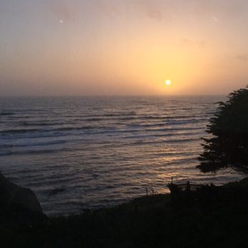 Moss Beach Distillery - Sunset - Seafood Near Me - Moss Beach, California Moss Beach Distillery - Sunset - Seafood Near Me - Moss Beach, California