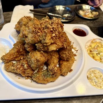 Fun Beer King - Honey garlic bone-in wings - Gastropubs Near Me - Glenview, Illinois